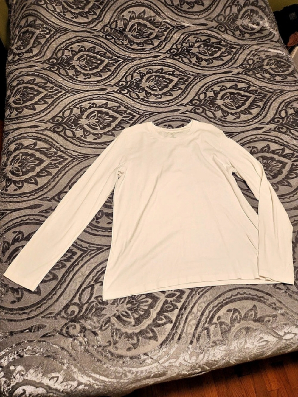Eddie Bauer Classic Long Sleeve Crewneck Tee